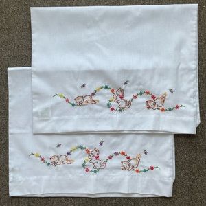 Vintage Dan River Dantrel Embroidered Cat Pillowcases